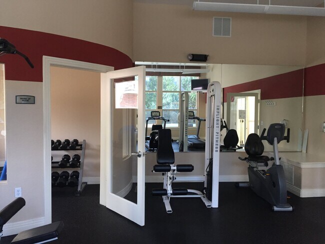 Building Photo - Spacious 2-Bed/2-Bath Cry Creek Crossing C...