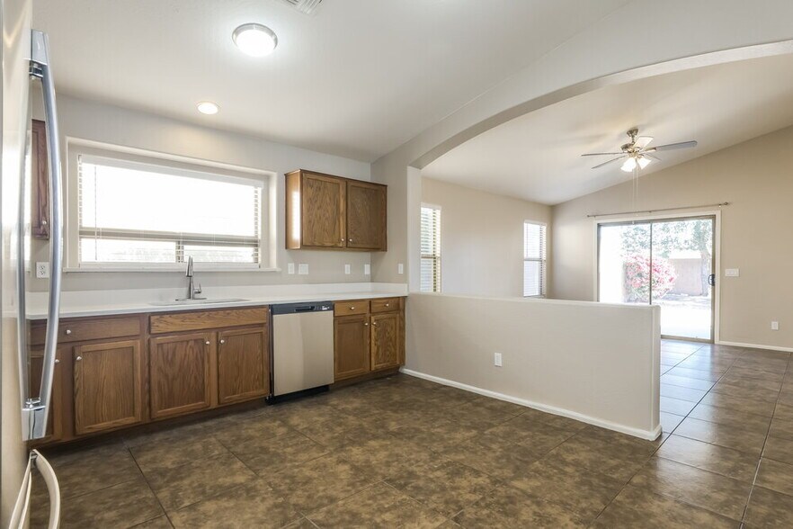 Building Photo - 21103 N Danielle Ave