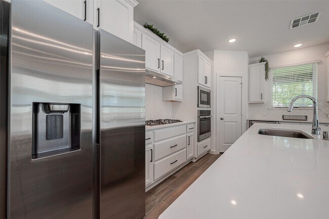 Building Photo - 430 W Cascade Heights Dr