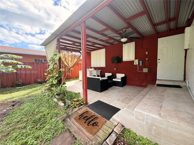 Building Photo - 2435 Wilson St