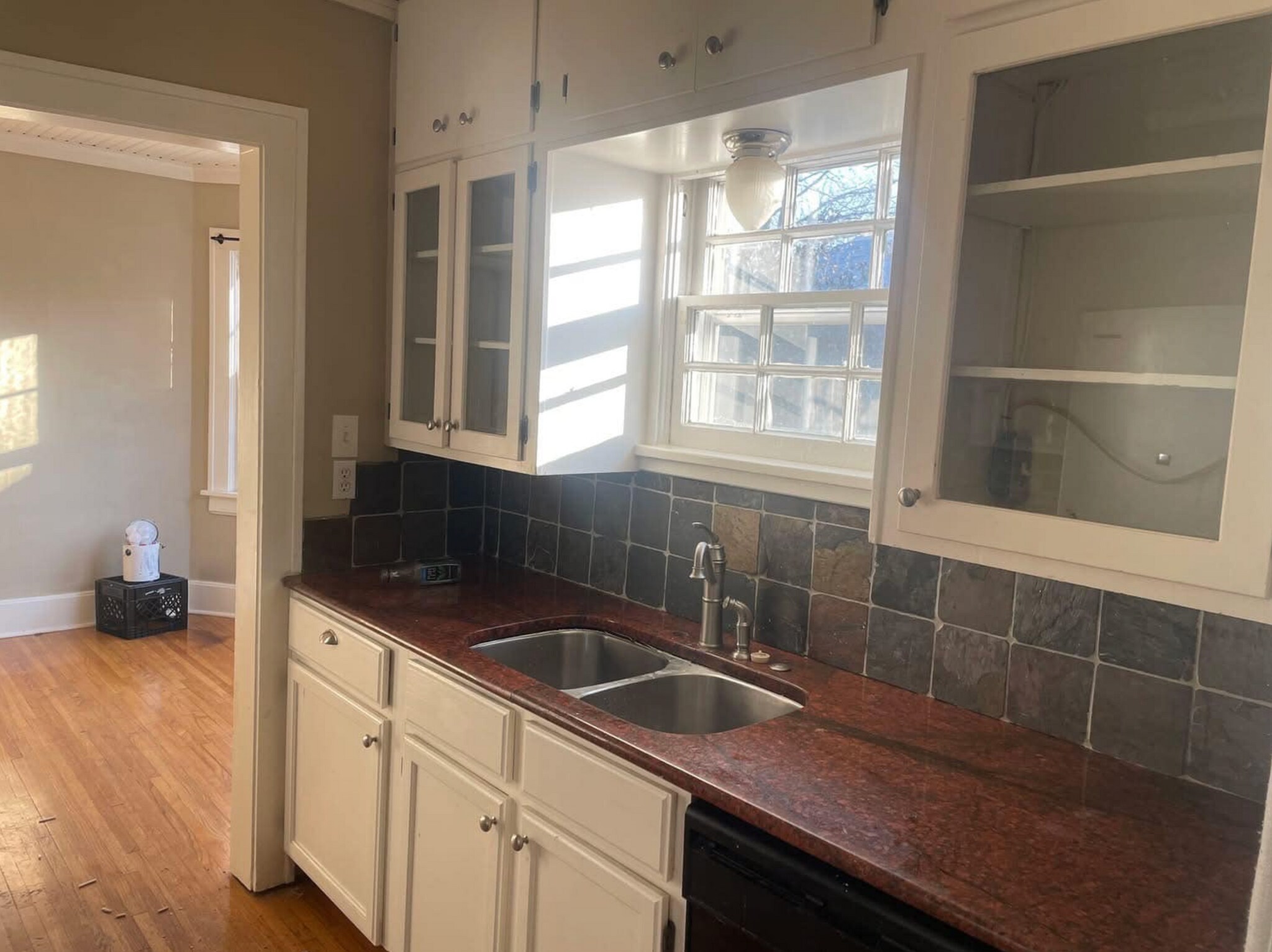 Building Photo - 619 E Stanford St