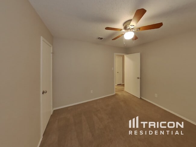 Building Photo - 814 Ponselle Dr