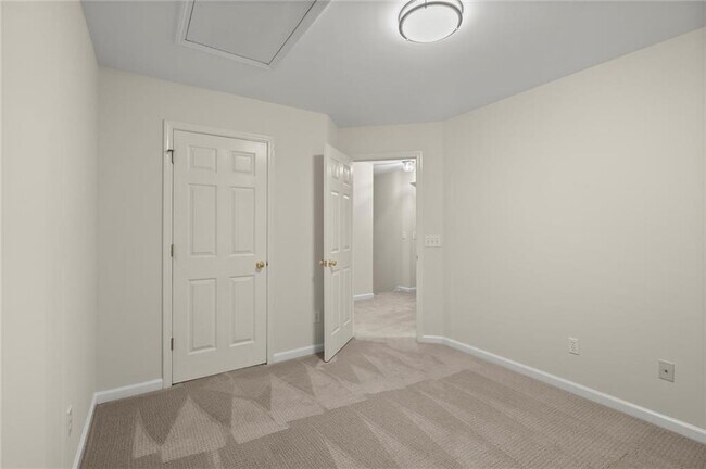Building Photo - 1158 Manor Crest Ct NE
