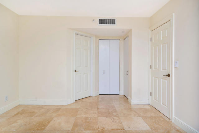 Building Photo - 2565 S Ocean Blvd