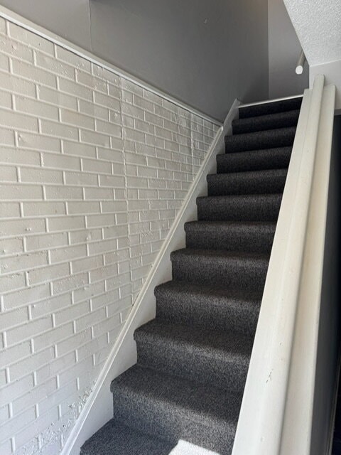 Building Photo - "Charming 2-Bed Multiplex in Davenport wit...
