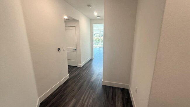 Building Photo - 5933 Sunstone Dr