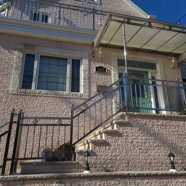 Building Photo - 561 AVENUE E