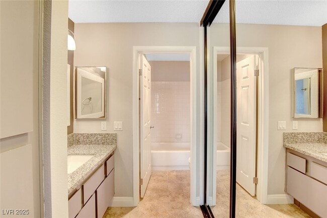 Building Photo - 4700 Nara Vista Way