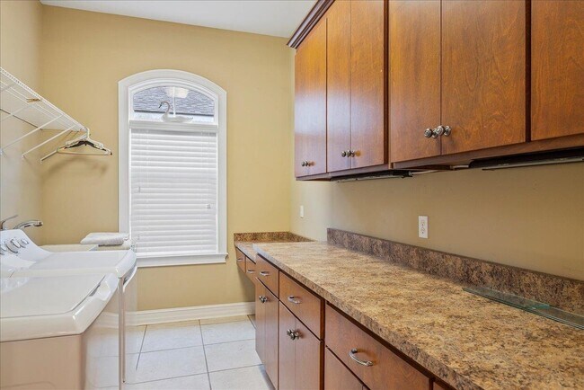 Building Photo - 4146 Forsythe Way