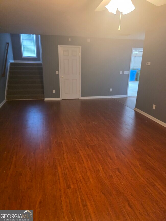 Building Photo - 4550 Parkview Walk Dr