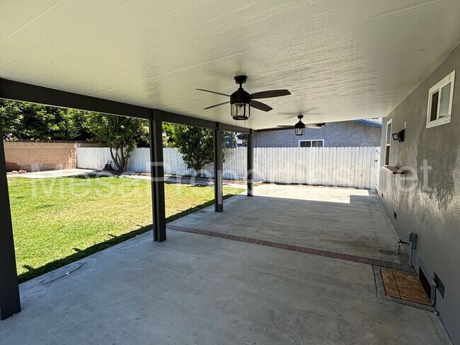 Building Photo - 6056 Walnut Ave