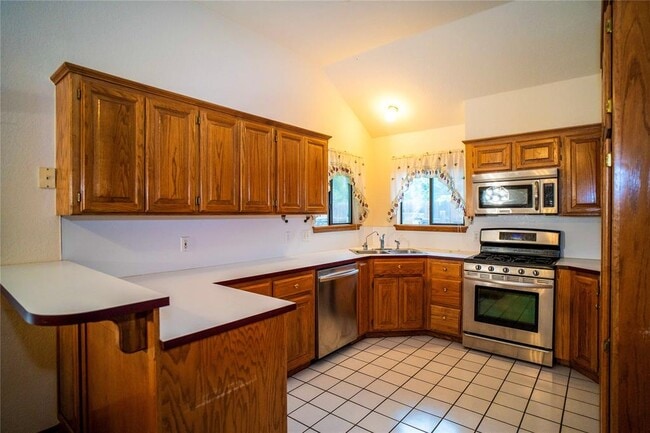 Building Photo - 517 Goshawk Dr