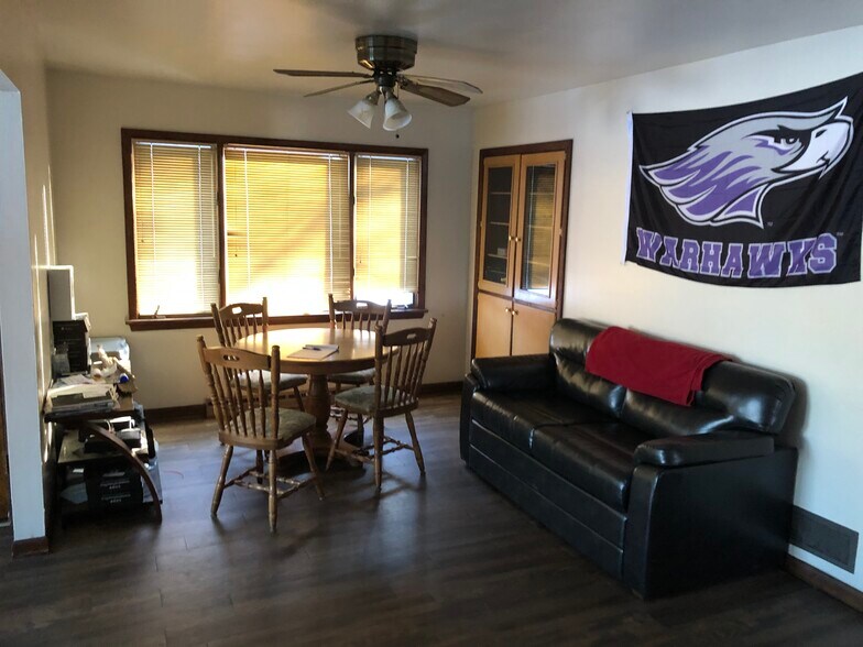 Building Photo - 228 S 4th St