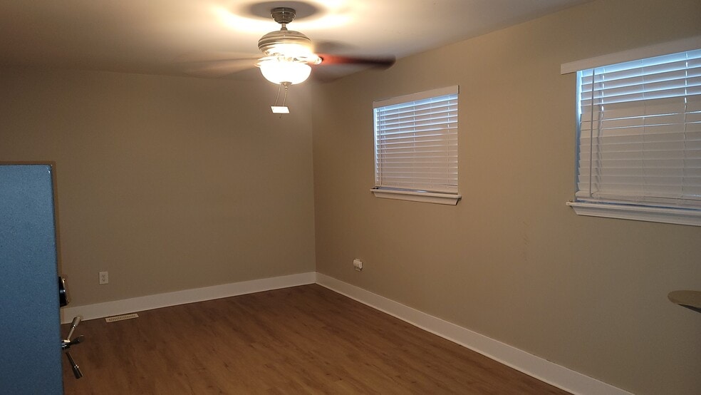 Building Photo - 1730 Sheffield Dr