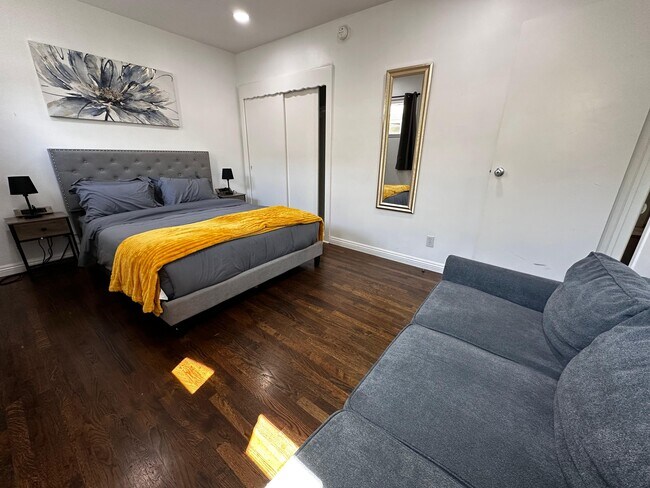 Building Photo - 15732 Covello St