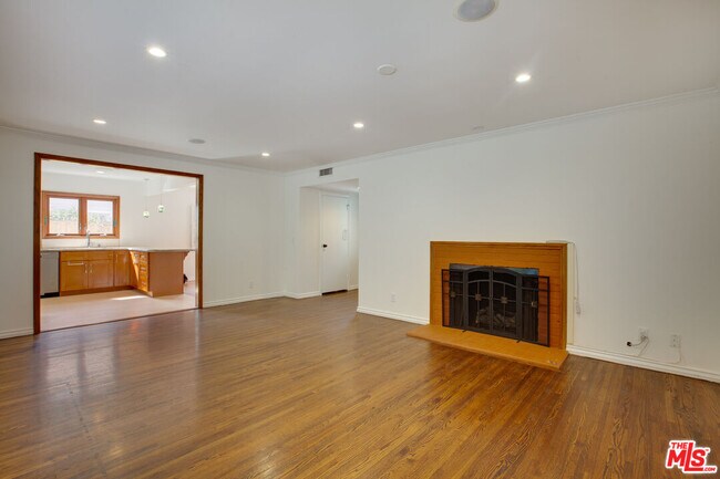 Building Photo - 3363 Colbert Ave