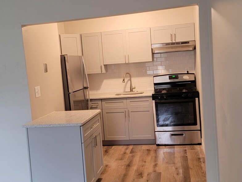 Building Photo - 20 Elsmere Blvd