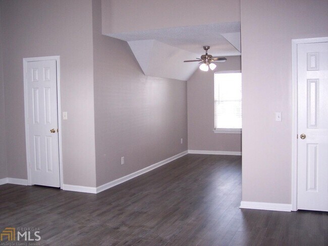 Building Photo - 1113 Misty Meadows Cove