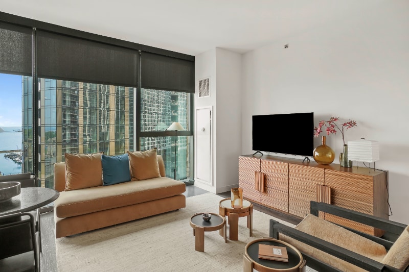 Building Photo - 453 E Waterside Dr