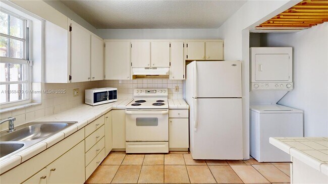 Building Photo - 6415 SW 129th Pl