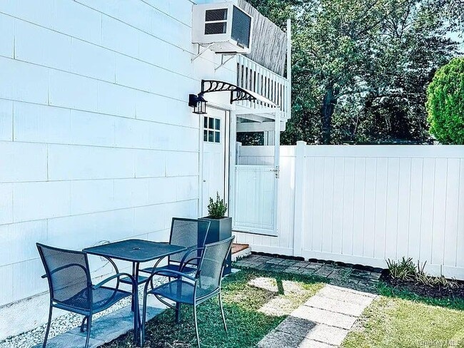 Building Photo - 11 Marshall St