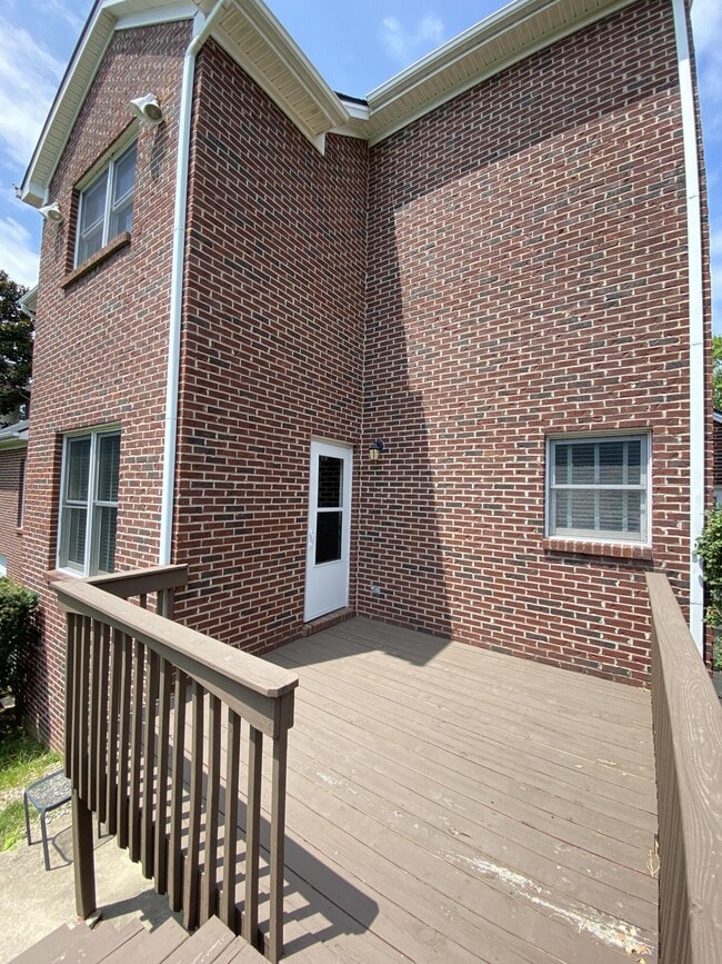 Building Photo - 4224 Evergreen Dr