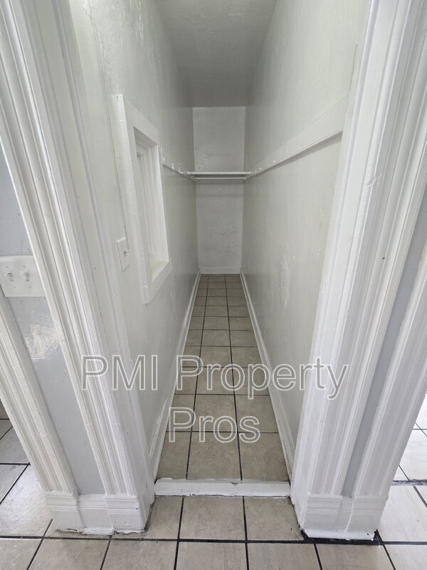 Building Photo - 2626 N 24th St