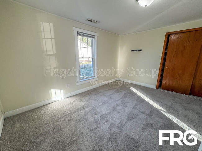 Building Photo - 914 Seaboard St