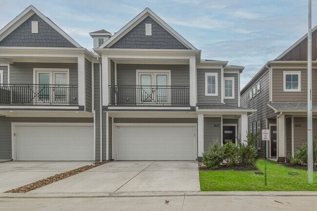 Primary Photo - 16571 Oasis Glade Dr