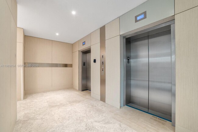 Building Photo - 9221 E Bay Harbor Dr