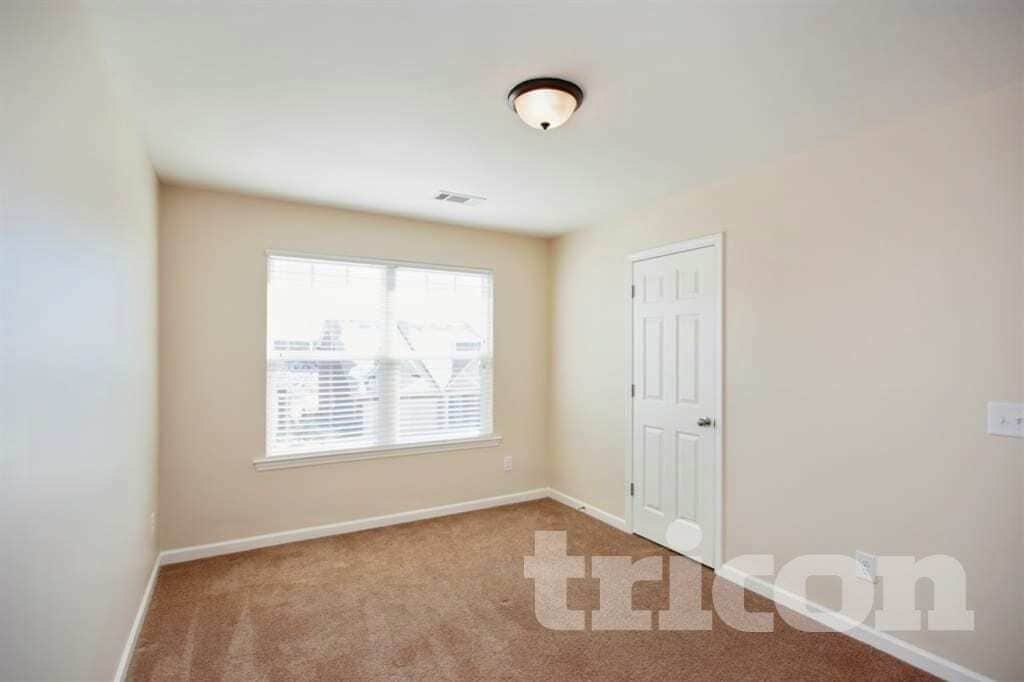 Building Photo - 1716 Hartford Ln