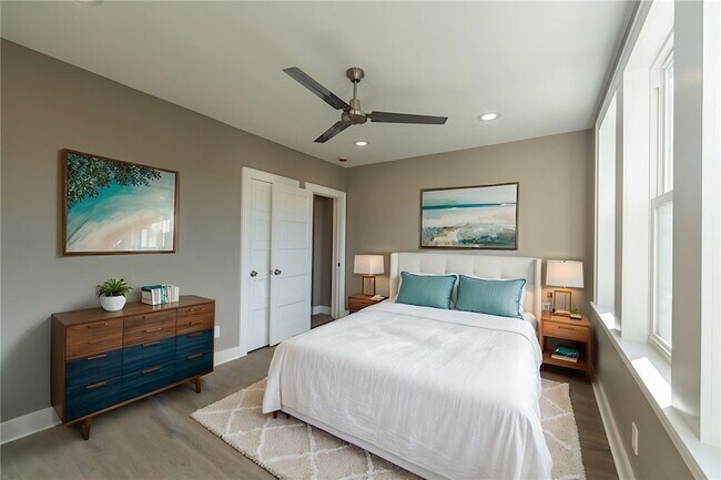 Building Photo - 533 N Euclid Ave