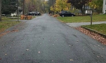 Building Photo - 31 Lakeview Rd