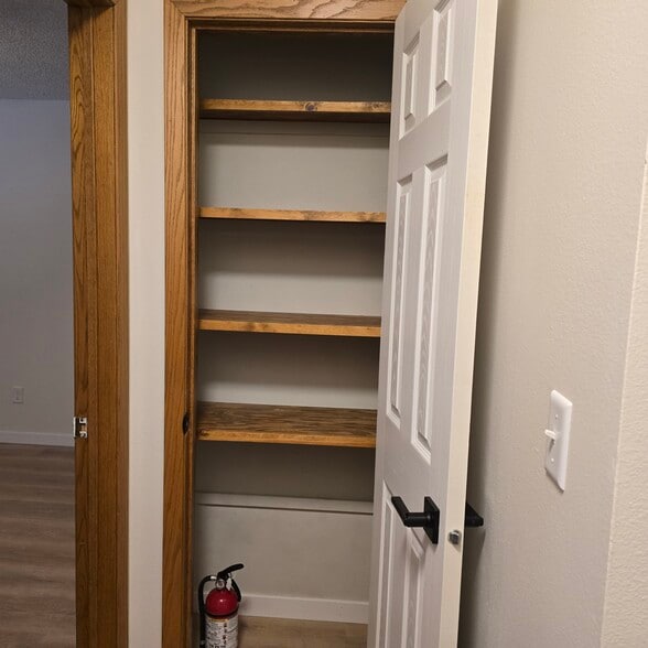 Building Photo - 830 Dover St