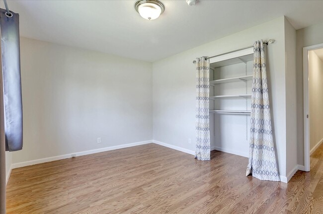 Building Photo - 2720 Diericx Dr