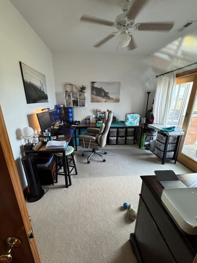 Building Photo - Top Floor Condo with Stunning Sound Views