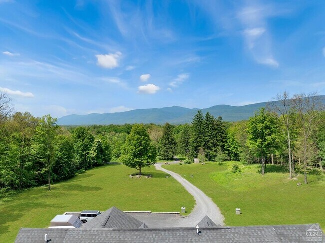 Building Photo - 174 Grove School Rd