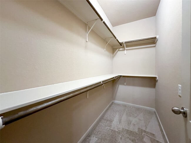 Building Photo - 16771 Mammoth Springs Dr