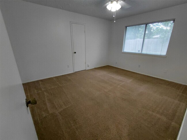 Building Photo - 3203 Mourning Dove Dr