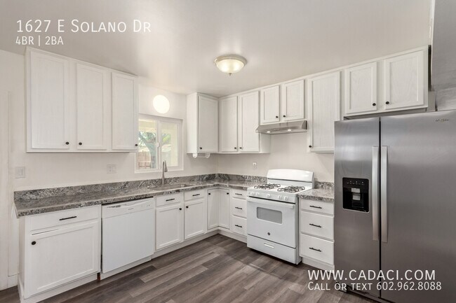 Building Photo - 1627 E Solano Dr