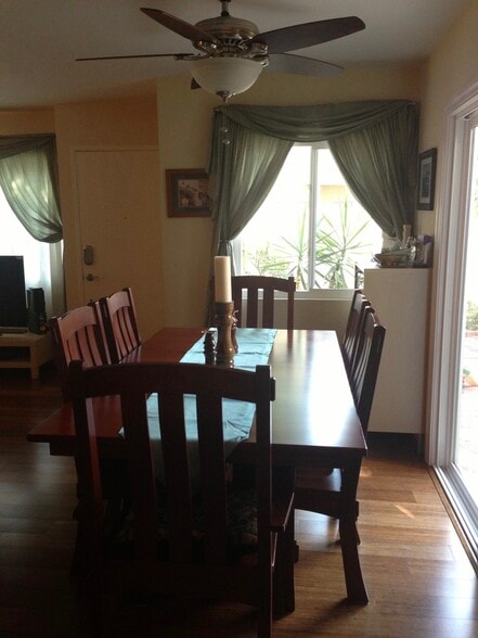 Dining area - 13611 Sycamore Tree Lane