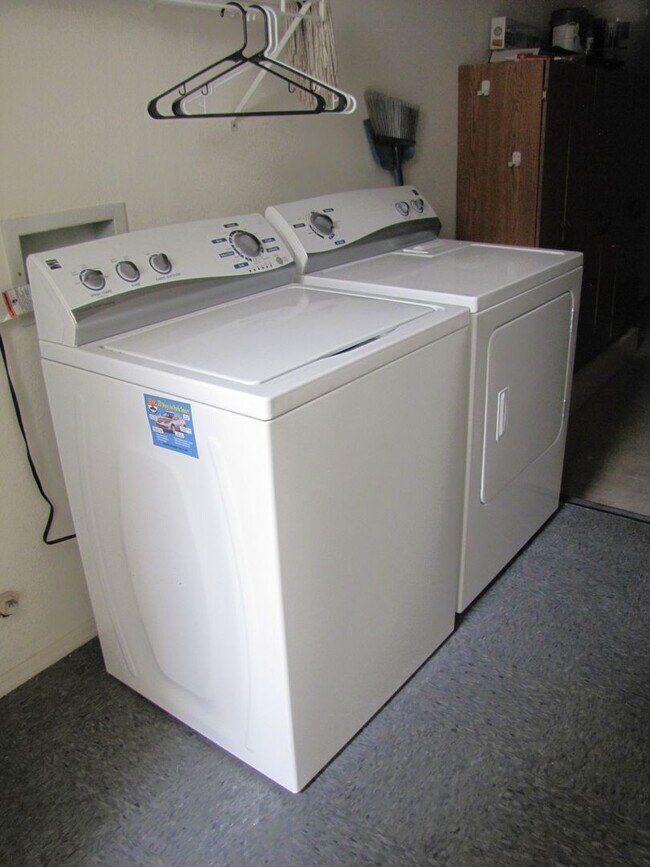 Building Photo - 2BR/2BA/2CG, 1437 sq.ft. rental w/ community pool in Sierra Springs subdivision in Sierra Vista, AZ