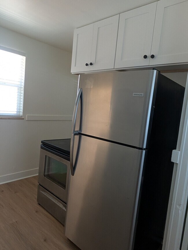 Building Photo - Newly renovated 3 bed/1bath in the heart of Denver