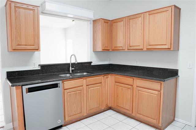Building Photo - 7108 Park Creek Cir W