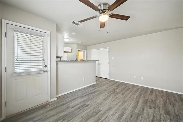 Building Photo - 1317 Village Garden Dr