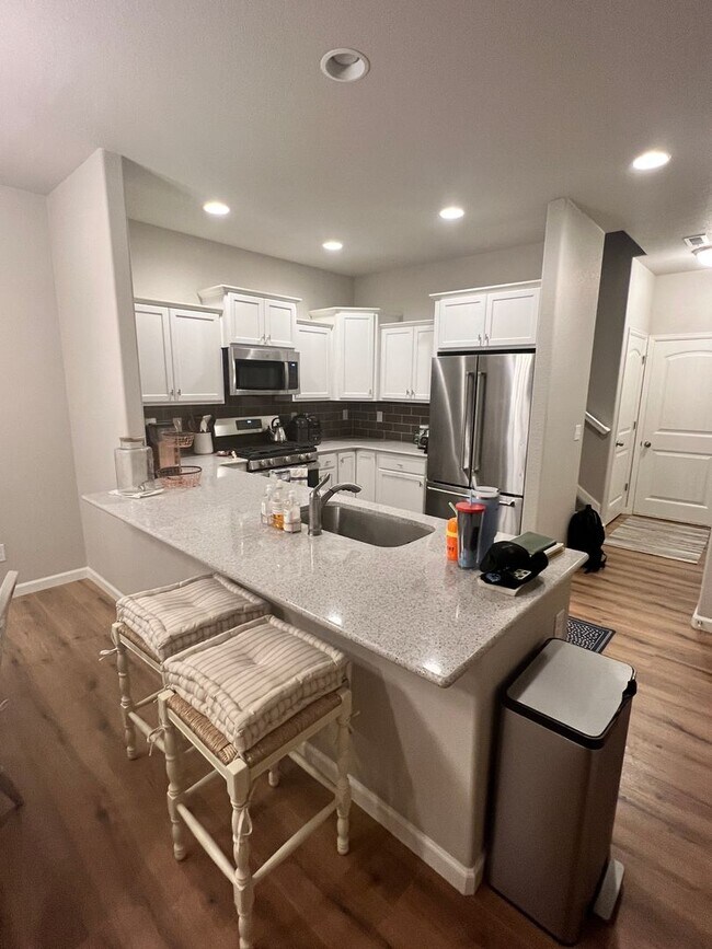 Building Photo - $1995 | 2BR/2.5BA | Lovely New Townhome in...
