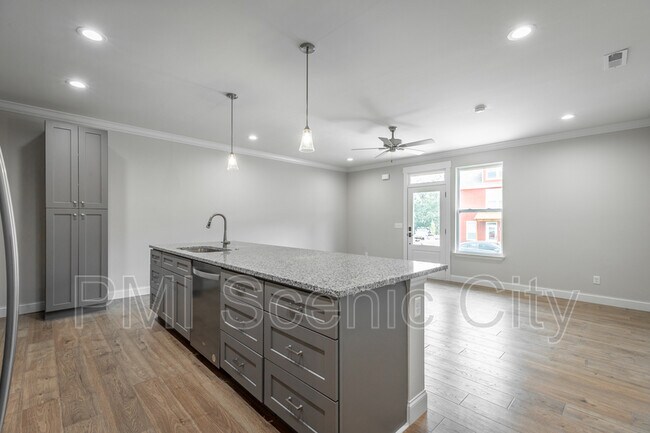 Building Photo - 1904 Cypress Ln