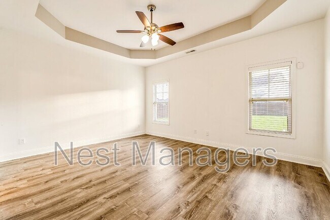 Building Photo - 1081 Ronald Reagan Drive