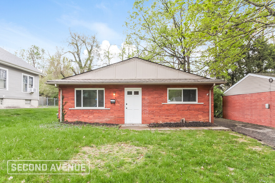 Primary Photo - 3839 Standish Ave