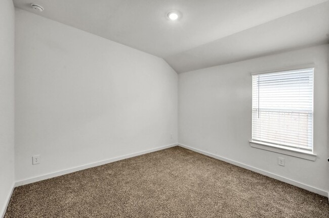 Building Photo - 647 Delicate Arch Dr